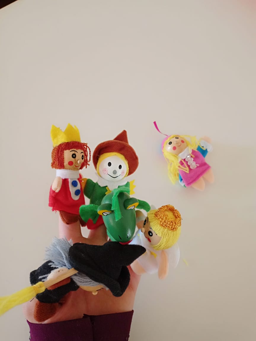 Finger Wooden Puppet Set